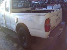 1996 TACOMA, WHITE, LX, EXTD CAB, 2.4L, AT, 2WD. Z25931